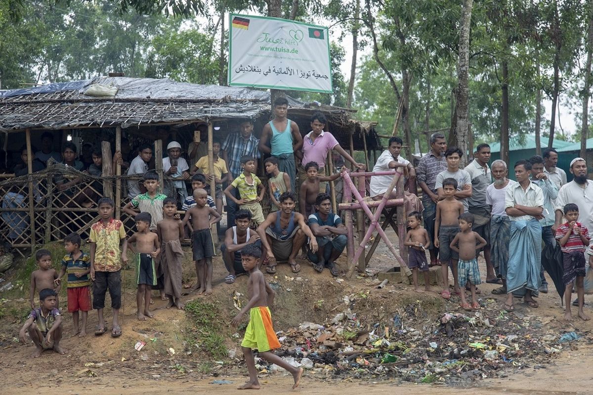 Bangladesh rescues nearly 400 Rohingya after weeks at sea