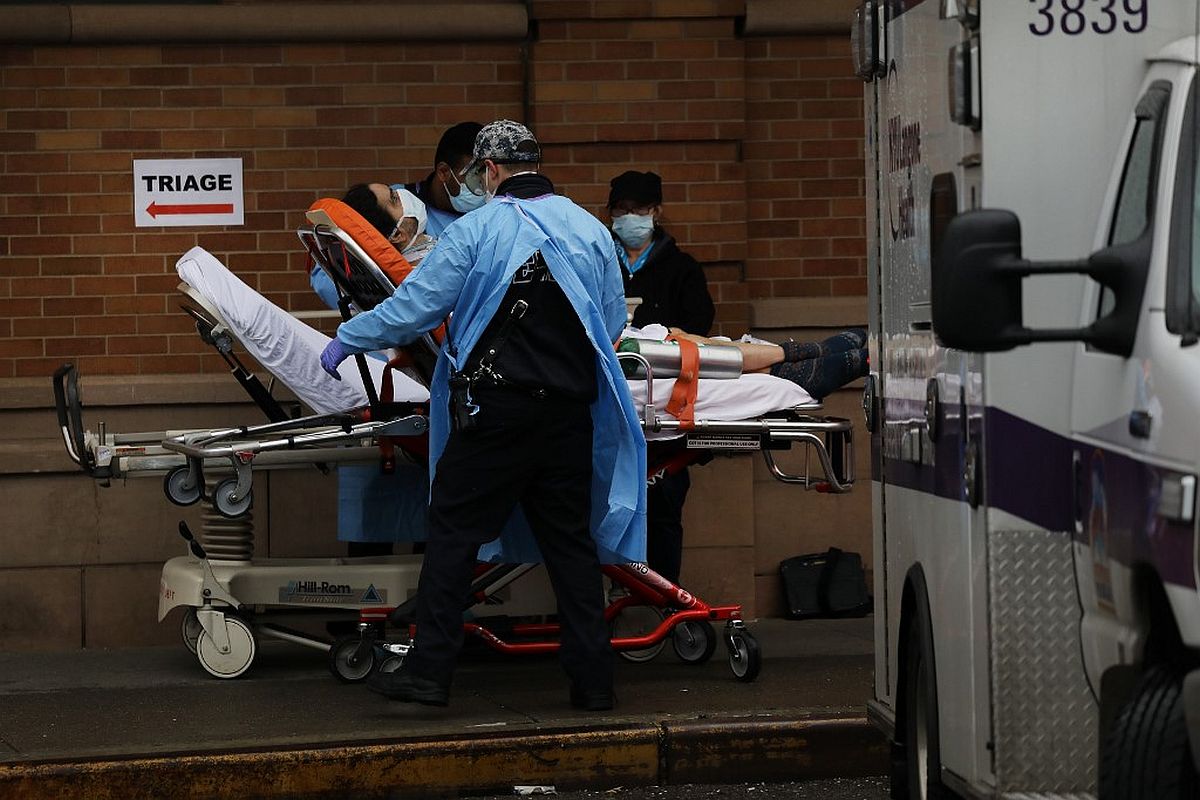 US records highest single-day deaths ever in COVID-19 pandemic with nearly 1500 fatalities