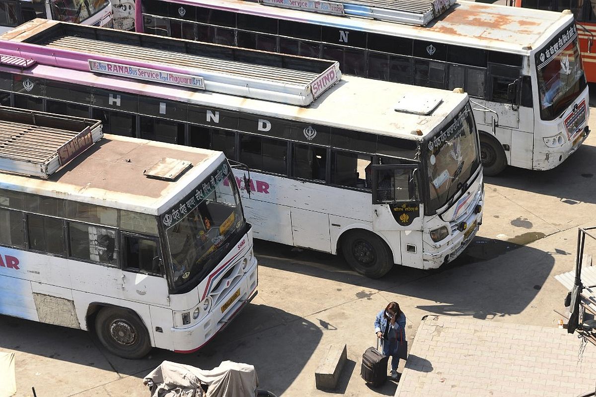 At least 100 buses return to UP with students stranded in Rajasthan; evacuees to be screened
