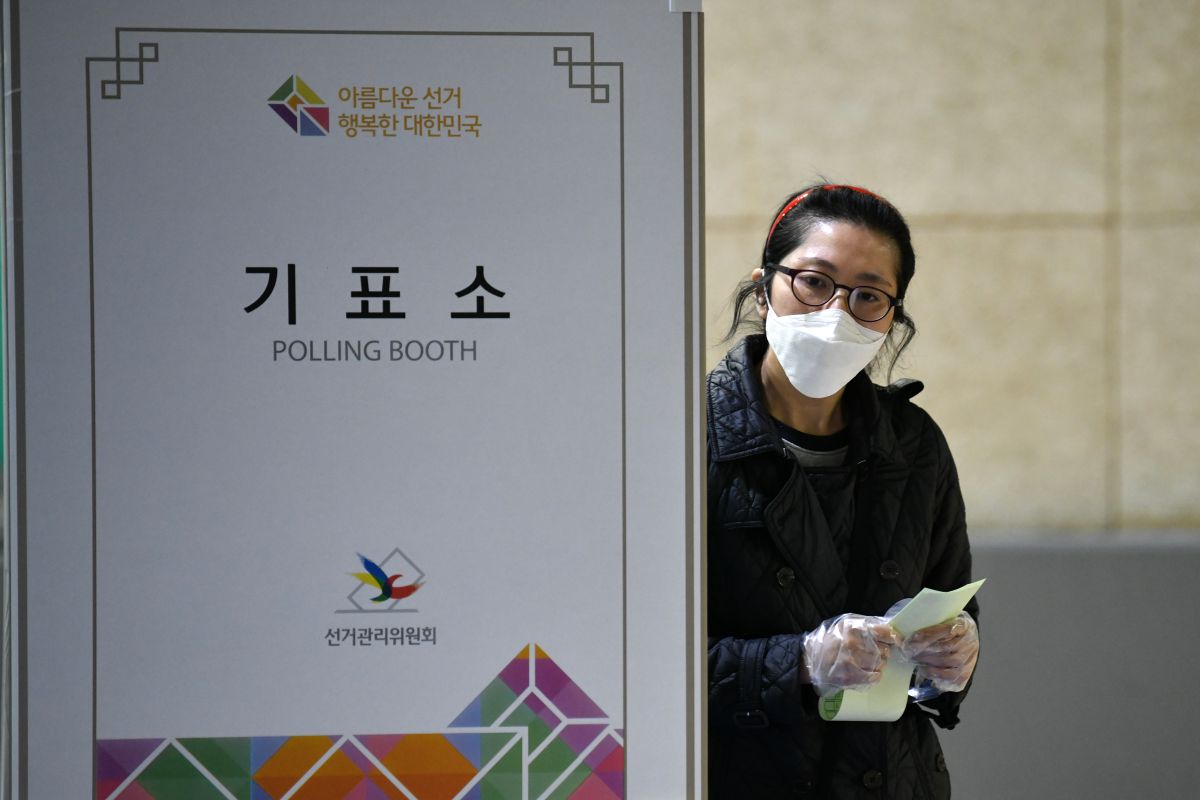 South Korea holds presidential elections amid coronavirus