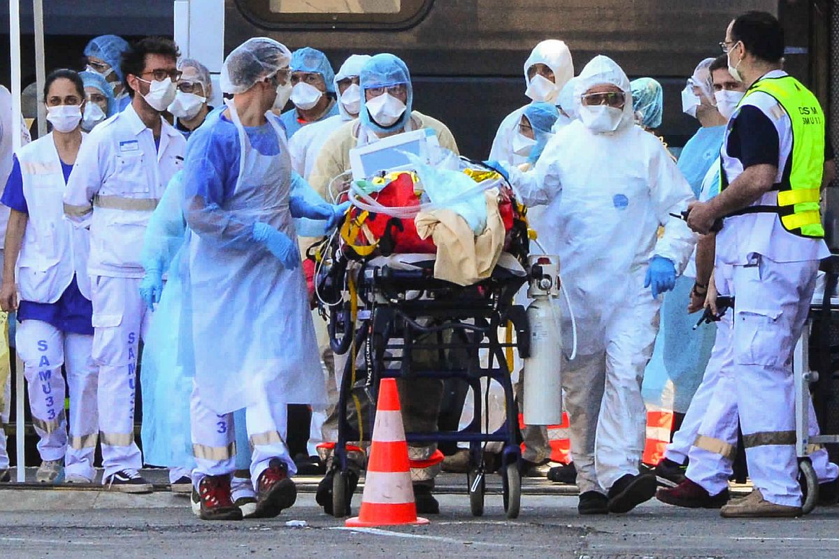 US records 1,514 deaths in 24-hrs; Top health advisor says country likely to reopen in May