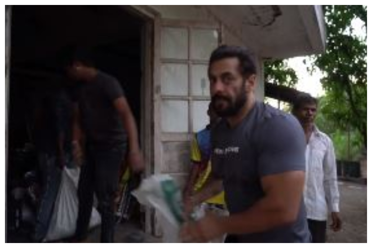 Salman Khan, Daily wage workers
