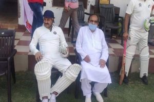 Delhi BJP chief Manoj Tiwari plays cricket amid lockdown, denies breaking social distancing norms
