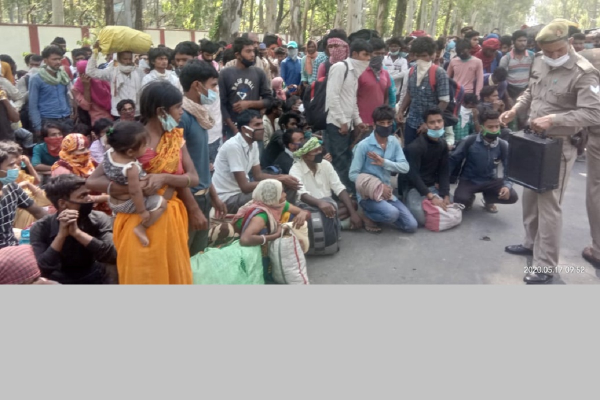 Thousands of migrant labourers protest at Haryana-UP border demanding return to their native places
