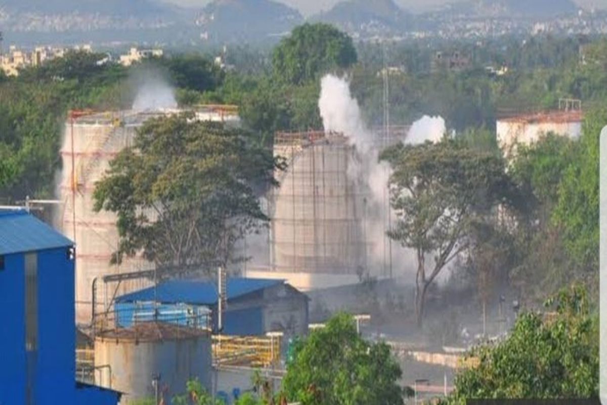 6 dead, 200 hospitalised after gas leak at Visakhapatnam chemical plant; PM Modi calls for NDMA meet