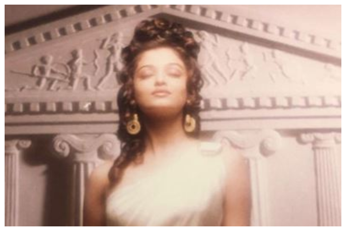 Aishwarya Rai Bachchan turns Greek goddess in these unseen pics from her  photoshoot 15 years back - The Statesman