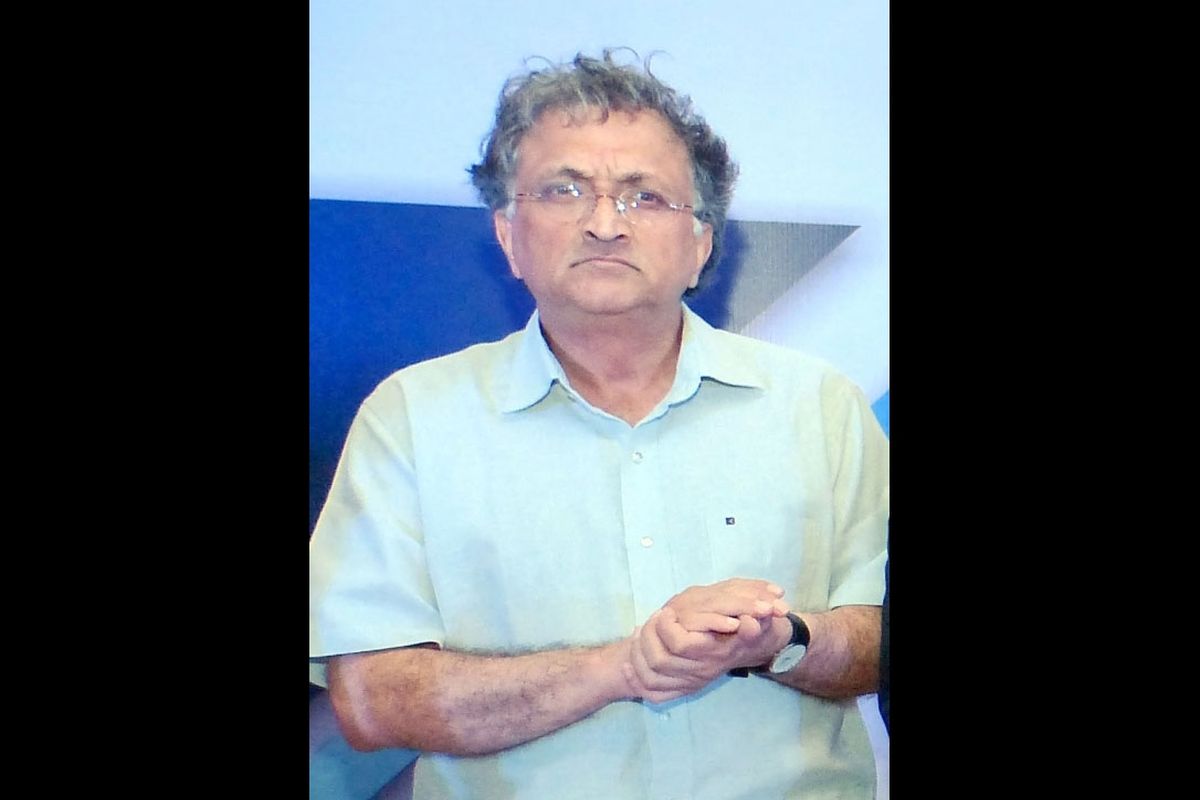 Prasanna Viswanathan slams Ramachandra Guha for his tweet targeting PM Modi over migrant crisis