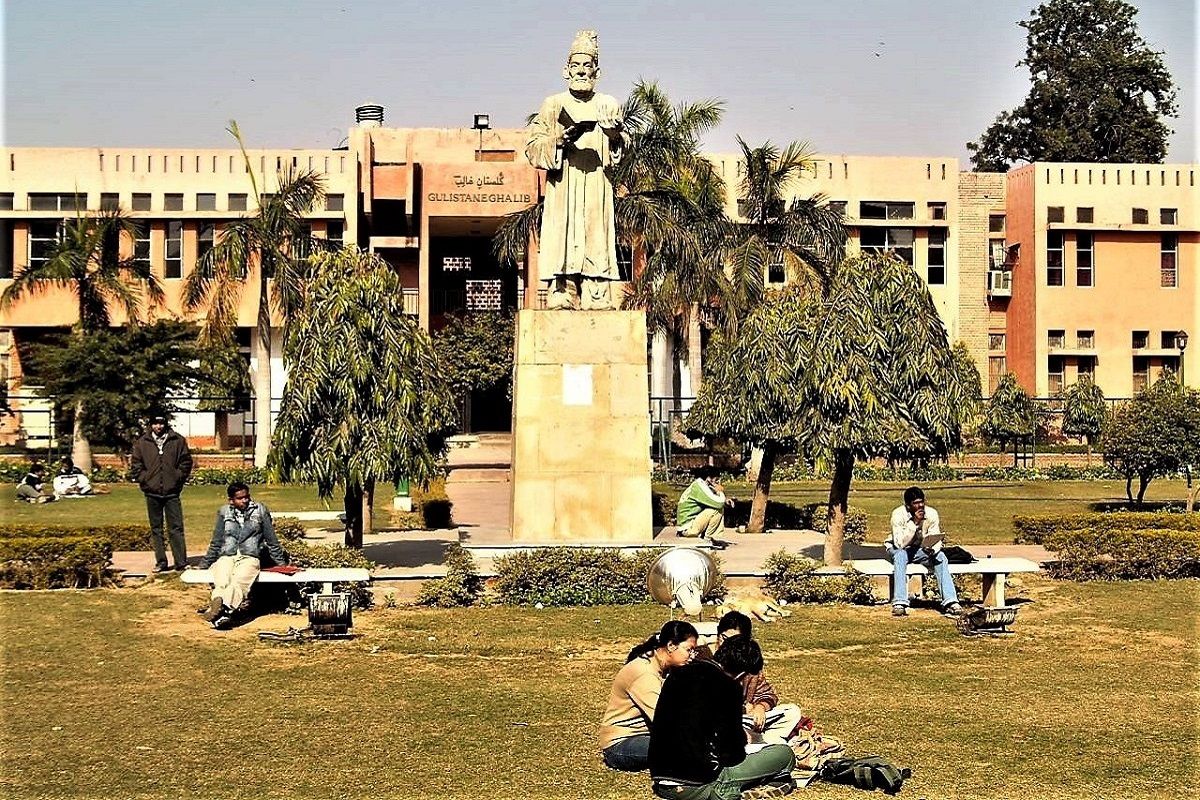Jamia to conduct offline exams for final semester students