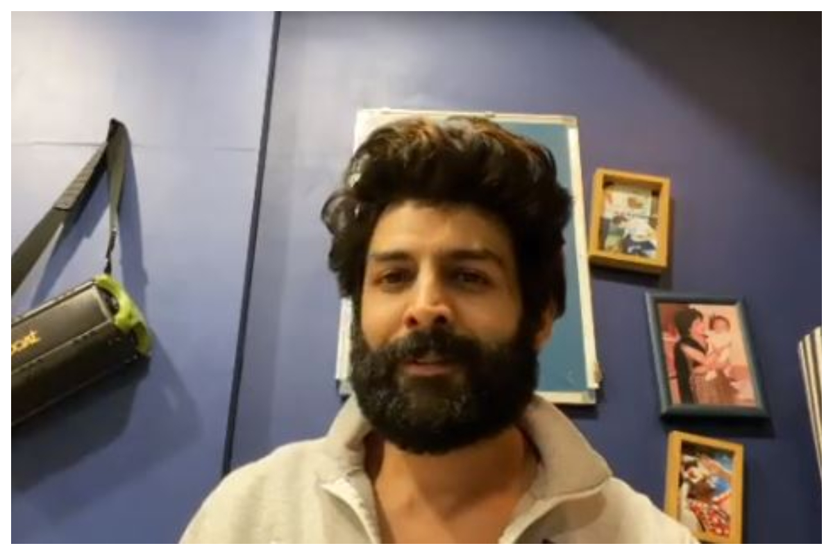 Watch | Kartik Aaryan gets earful for not sharing Mother’s Day post