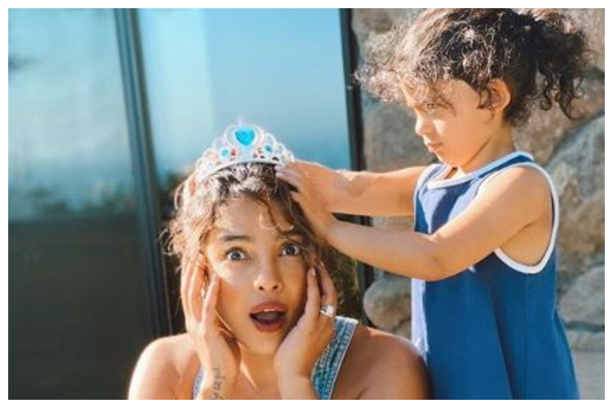 Priyanka Chopra Jonas finds new makeup artist, gets princess makeover from niece