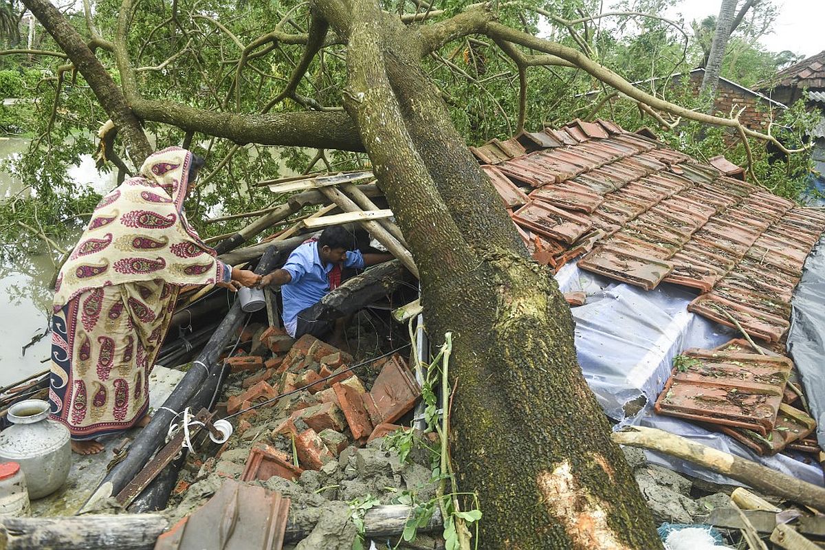 WBSEDCL & CESC restore power in most places in Bengal