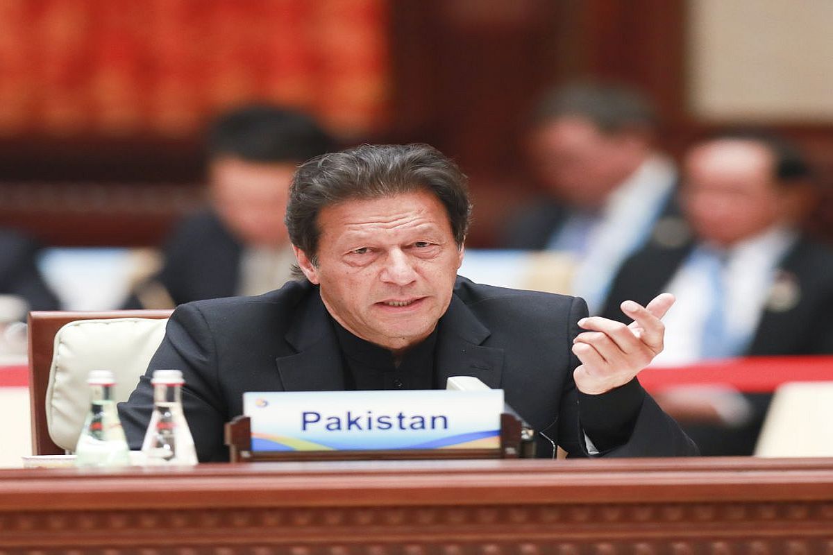 Imran Khan vows tough stance toward violators of COVID-19 measures
