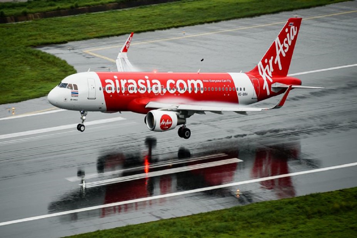 Air Asia flight cancelled due to bird hit in Lucknow