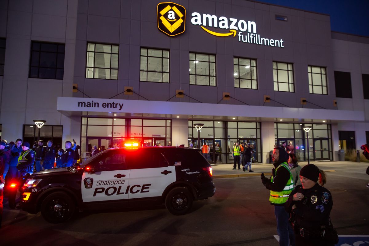 Amazon bans use of its facial-recognition technology by US Police for one year
