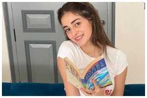 Ananya Panday flaunts her ‘post-pack’ up glow