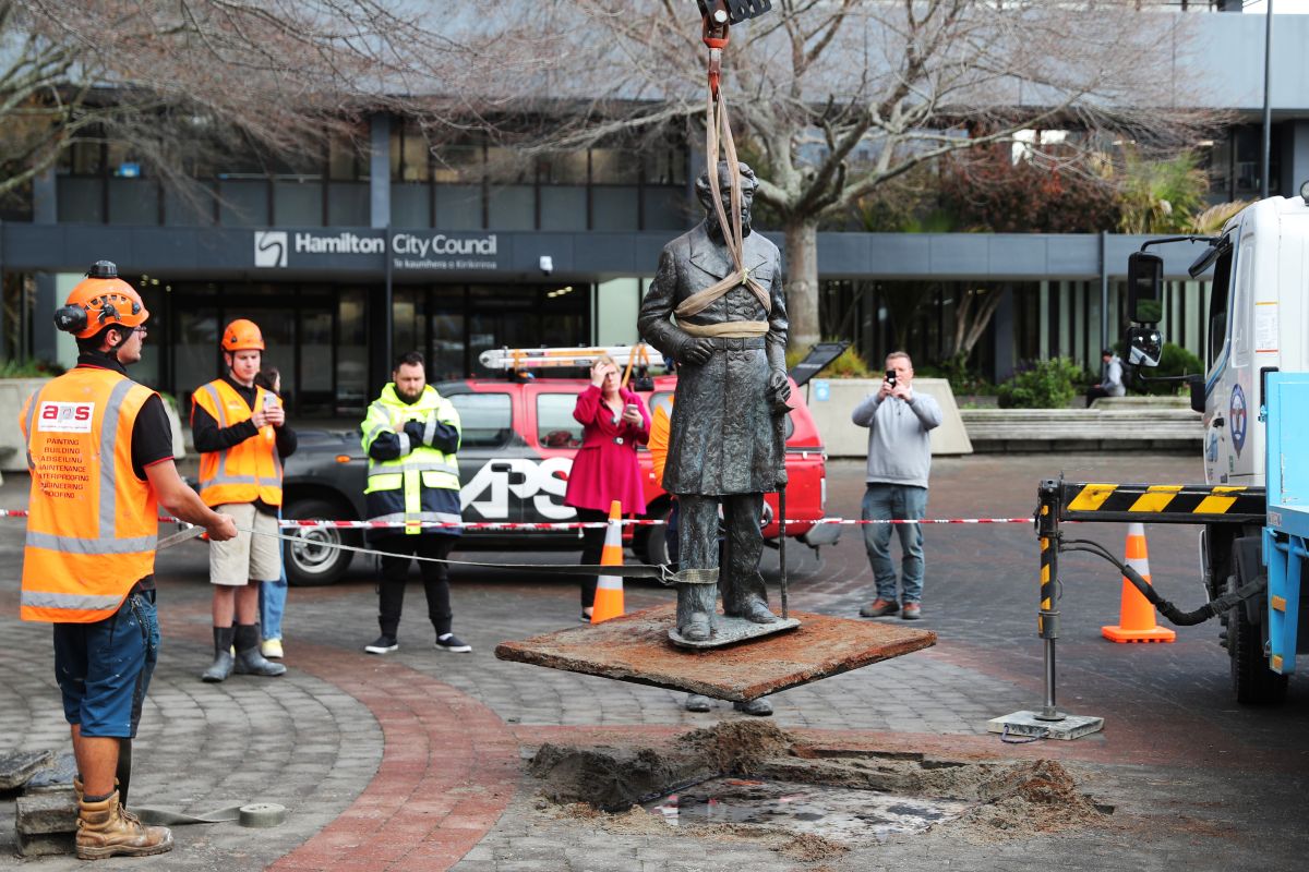 New Zealand removes statue of colonist Captain John Fane Charles Hamilton