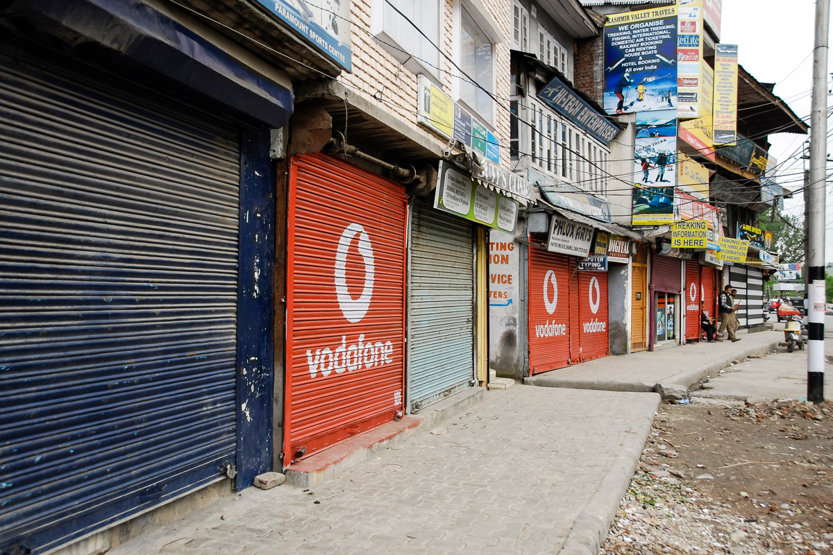 ‘Barely afloat’: Vodafone Idea told SC during AGR hearing