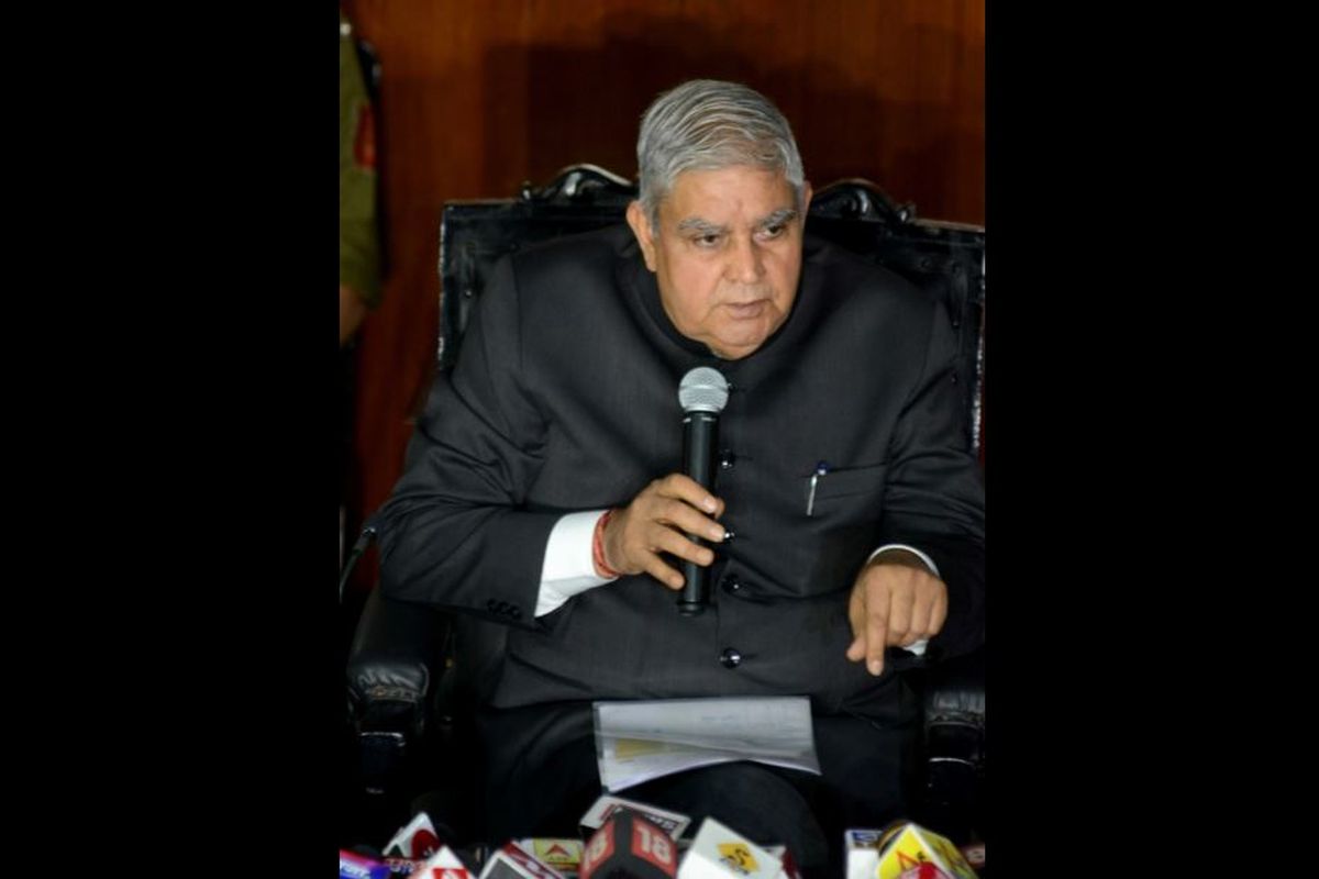 WB police acting like TMC workers: Guv