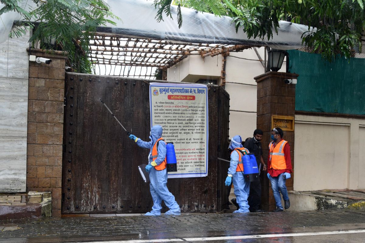 With 28,701 fresh cases India’s COVID-19 tally crosses 8.78 lakh, death toll climbs to 23,174