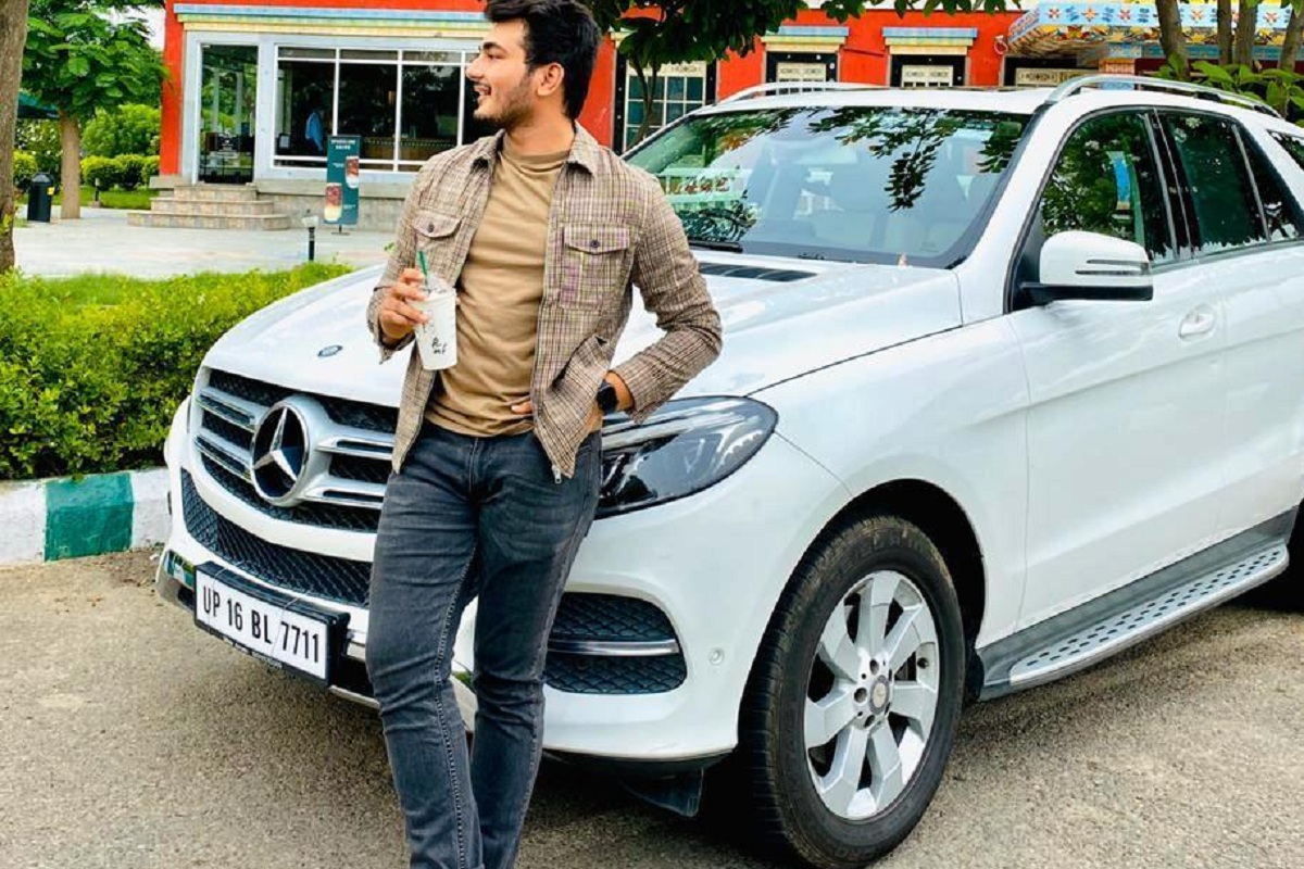 Harsh Nagar is a lifestyle blogger and Instagram influencer who believes in leading by action