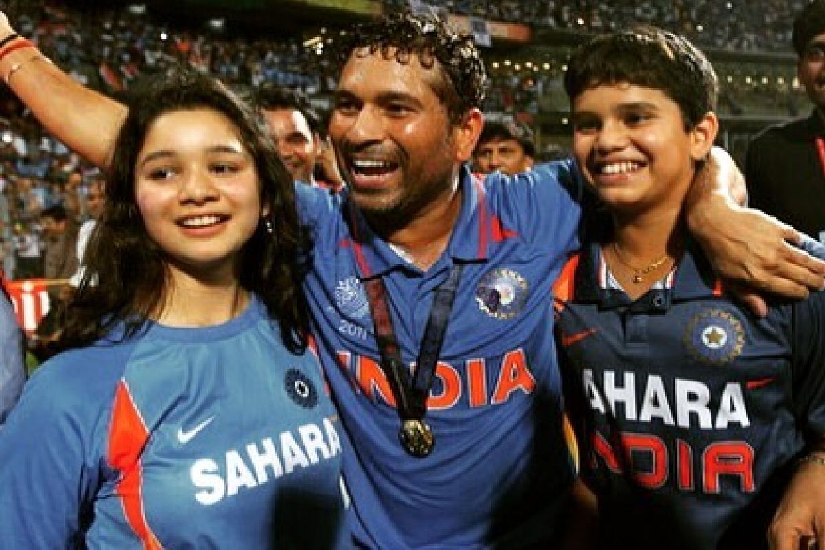 Sachin Tendulkar’s daughter Sara captures him enjoying Mumbai rains