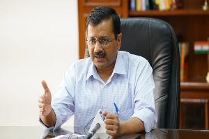 Singapore trip cancelled, Kejriwal tries to mend fences with LG