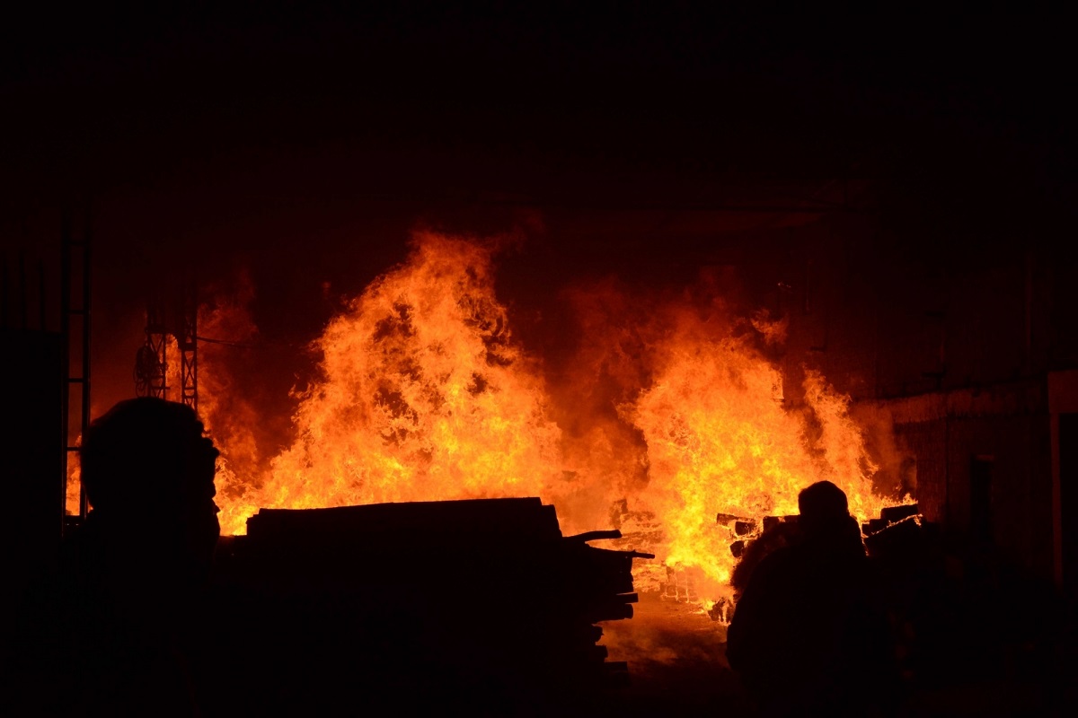 Fire breaks out at Mumbai’s shopping centre;14 fire engines on spot