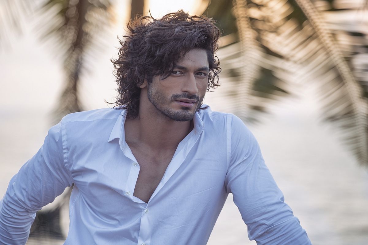 Vidyut Jammwal says he is ‘designed to be alone’, Adah Sharma comments