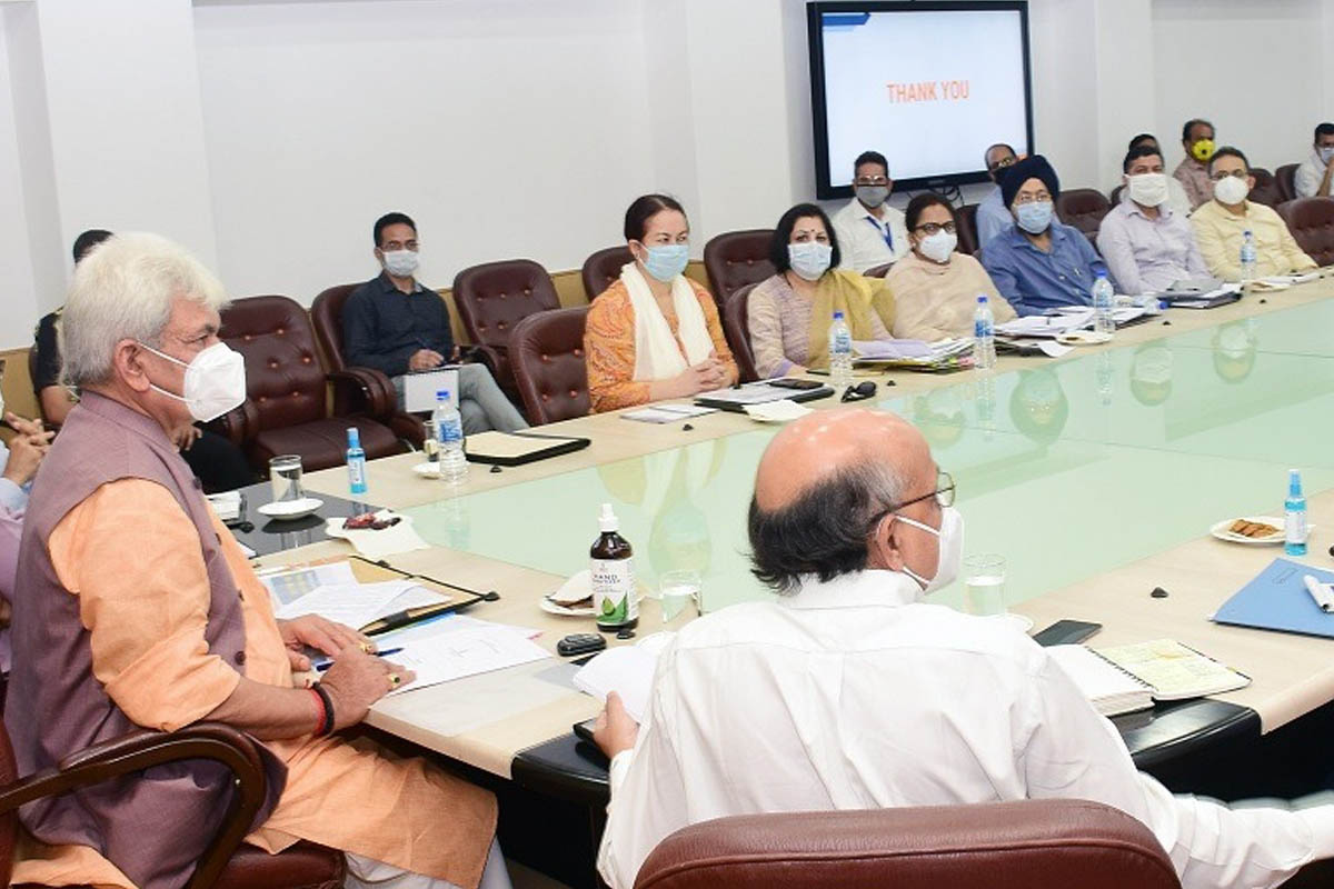 Lt. Governor Sinha takes serious note of delay in issuance of domicile certificates, poor quality bunkers in border villages