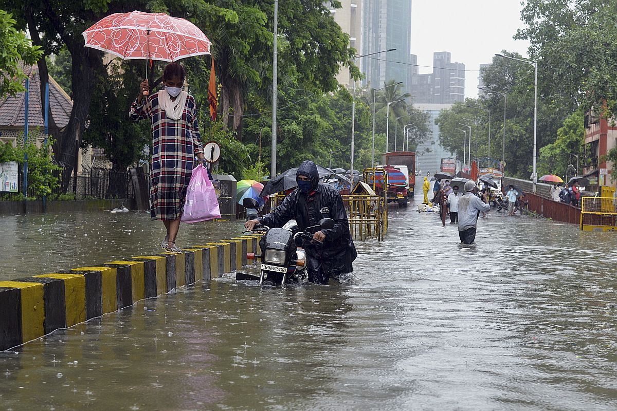 2 dead, 2 missing as heavy rains pound Mumbai, nearby areas; Aaditya Thackeray visits affected areas