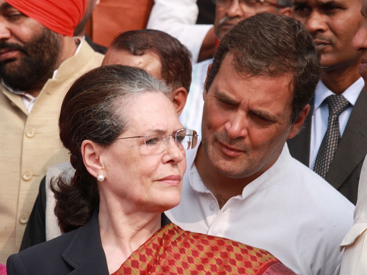 Top Congress leaders write to Sonia Gandhi demanding change in party leadership, big meet tomorrow