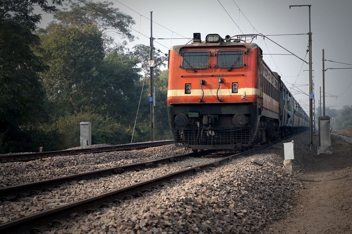 Indian Railways, freight, loading
