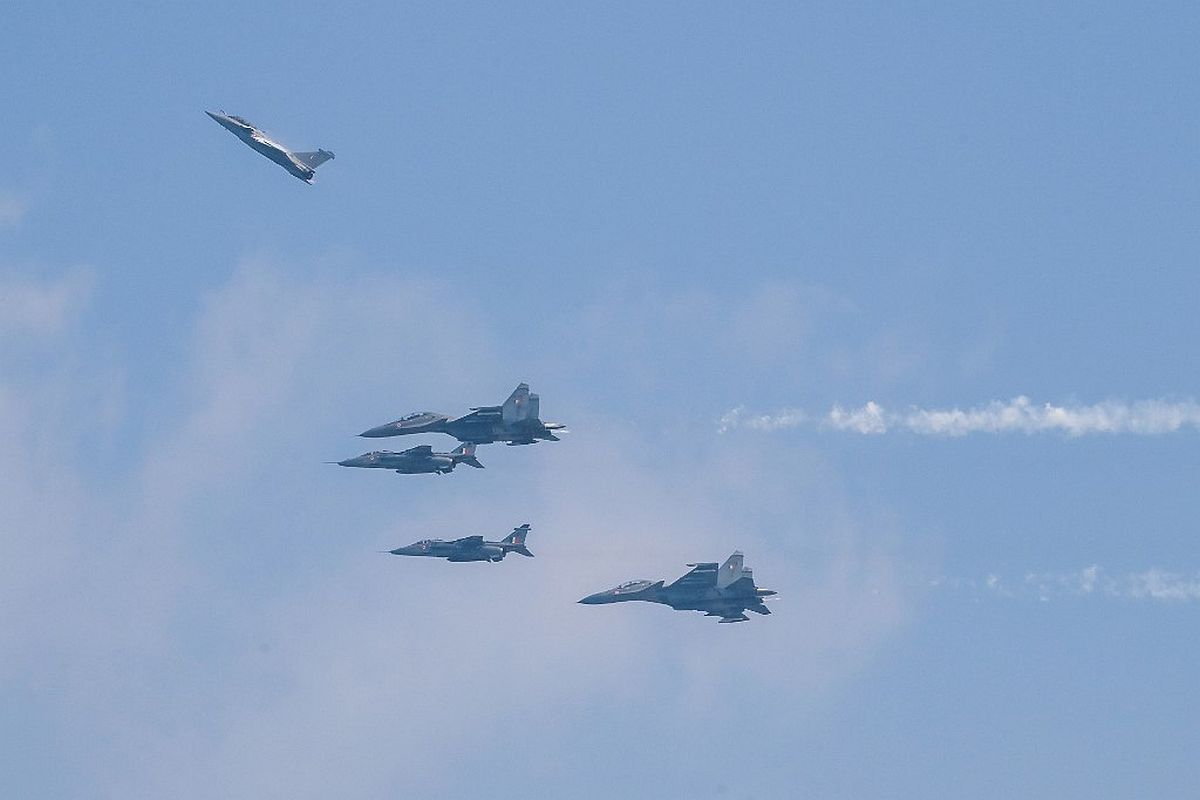 Chinese fighter jets, warships rattle Taiwan as drills continue