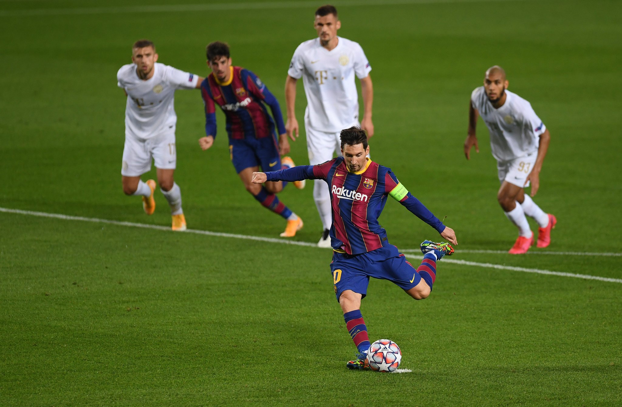 La Liga: Lionel Messi scores twice as Barcelona beat Elche 3-0 to keep title hopes alive