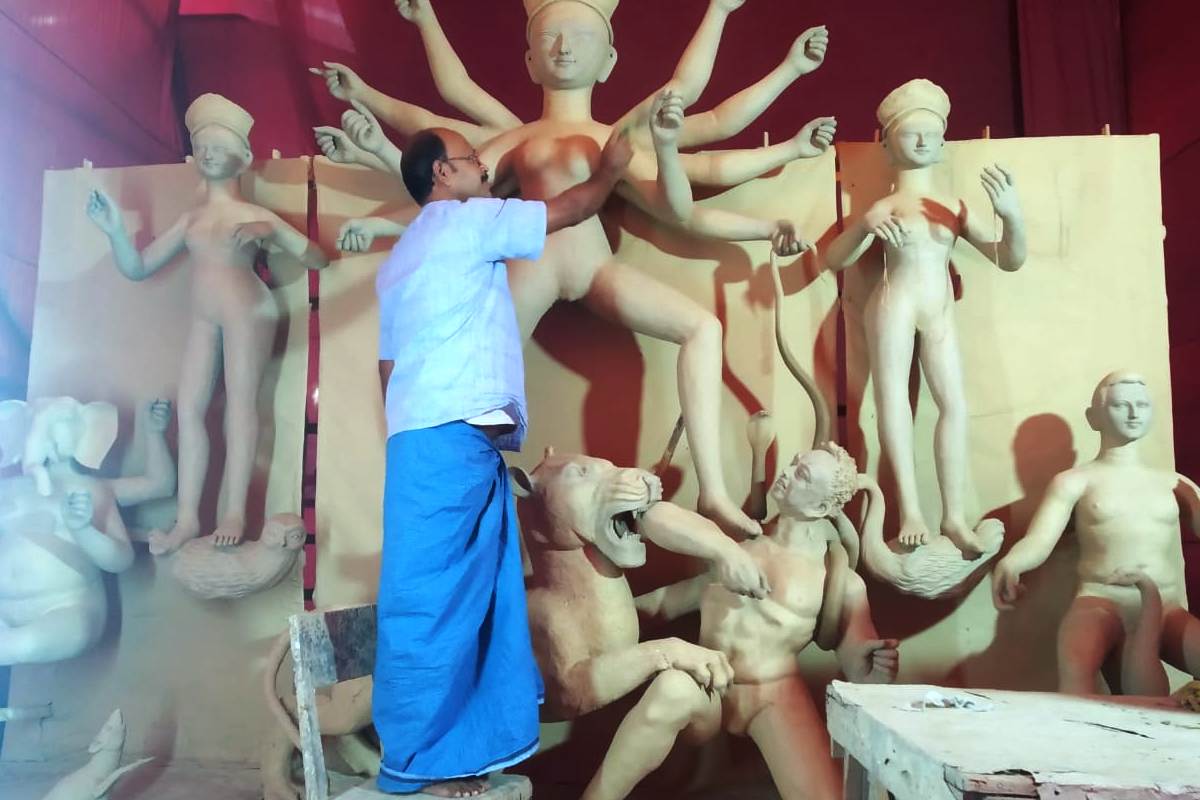Artisan boycotts Chinese products to make Durga idol with only local materials