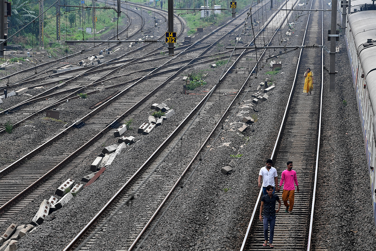 MCD joins hands with Railways to ensure sanitation around rail tracks
