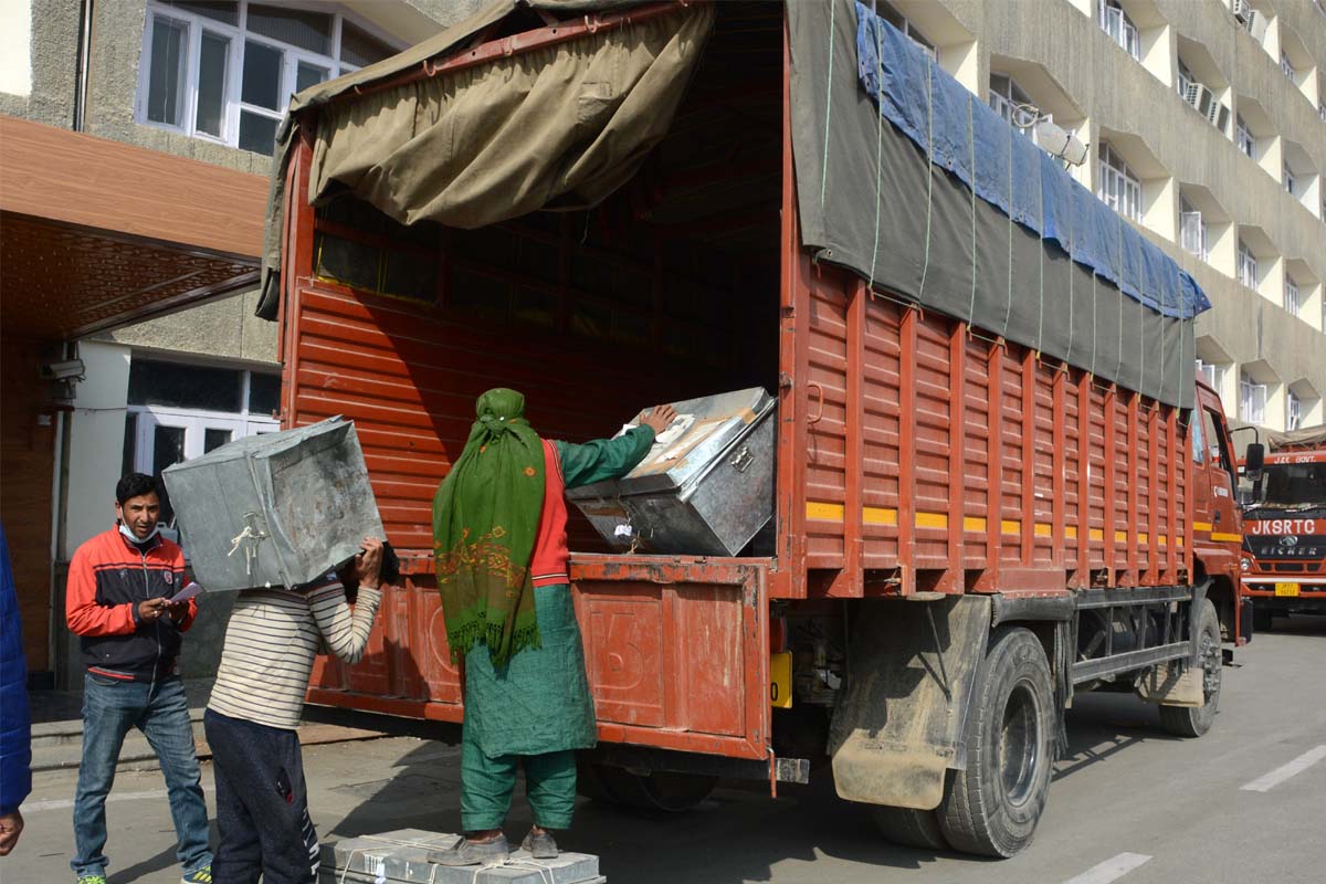 Govt offices close in Srinagar for bi-annual move to Jammu