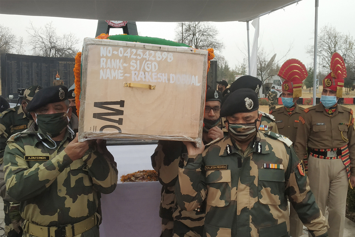 Army, BSF pays tributes to martyrs in Srinagar