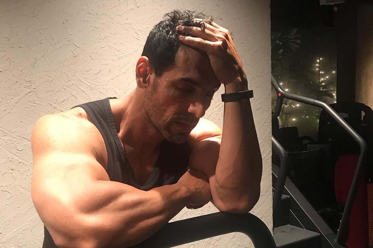 John Abraham is ‘waiting for wardrobe’, poses with just a pillow!