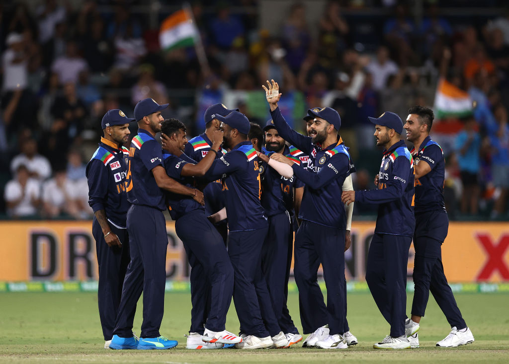 Concussion substitute Yuzvendra Chahal stars with ball as India beat Australia in 1st T20I
