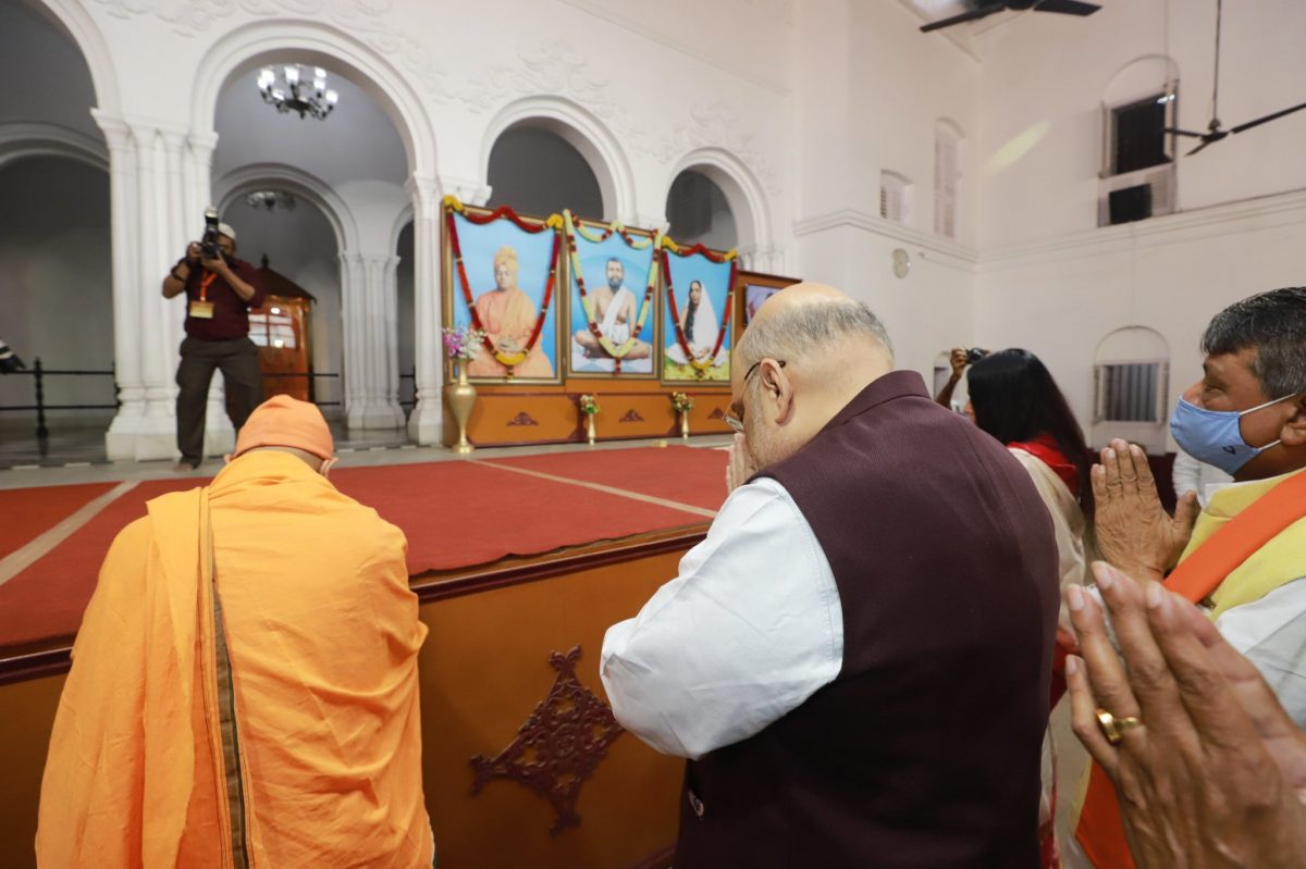 Amit Shah visits Swami Vivekananda’s birthplace before travelling to Midnapore