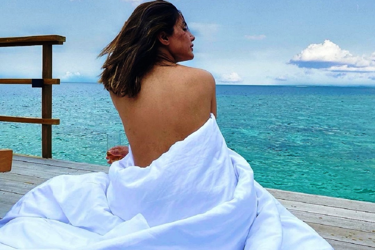 Hina Khan flaunts ‘sexy back’ from Maldivian vacation