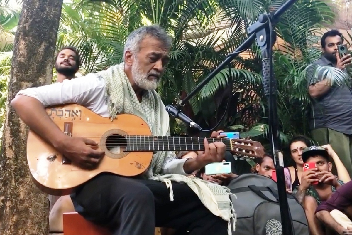 Lucky Ali’s surprise performance goes viral