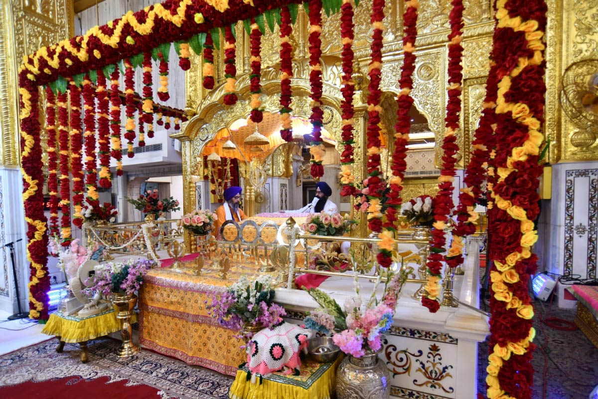 Thousands throng gurdwaras on Guru Gobind’s ‘Prakash Purb’