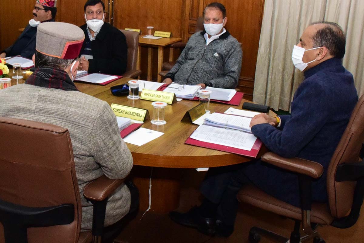 HP CM directs officials to focus on tourism projects nearing completion