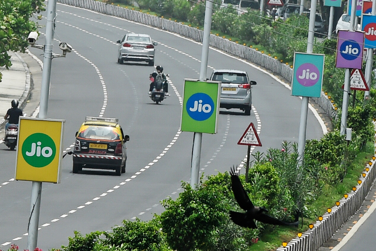 Reliance Jio Q3 net profit rises 15.5 pc to Rs 3,489 cr