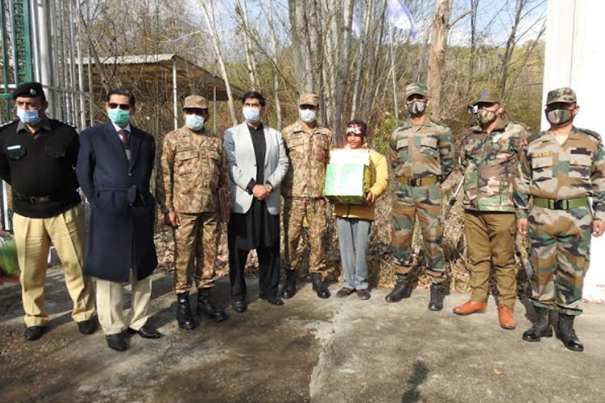 Indian, Pakistani Armies exchange two boys who crossed LoC