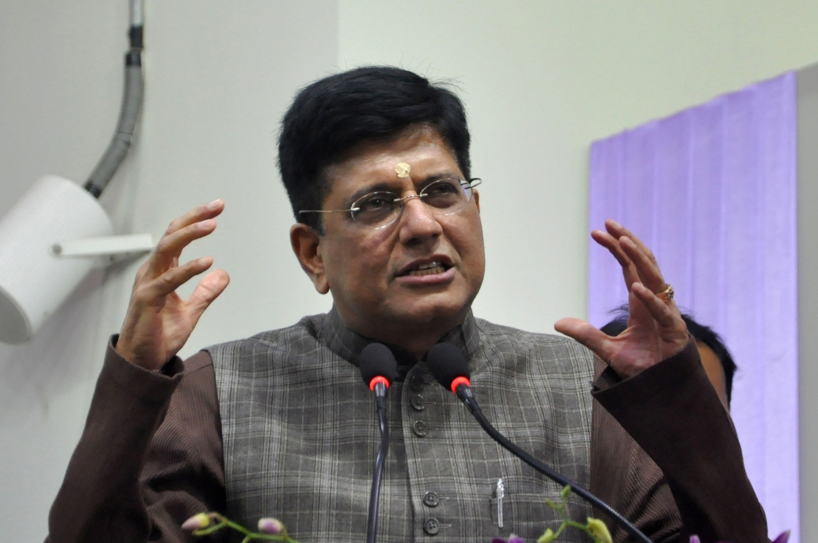 Goyal seeks state’s cooperation for impending railway projects