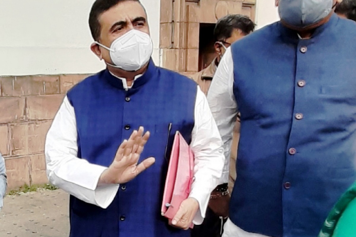 Suvendu Adhikari and Rajib Banerjee shown black flags in Baruipur