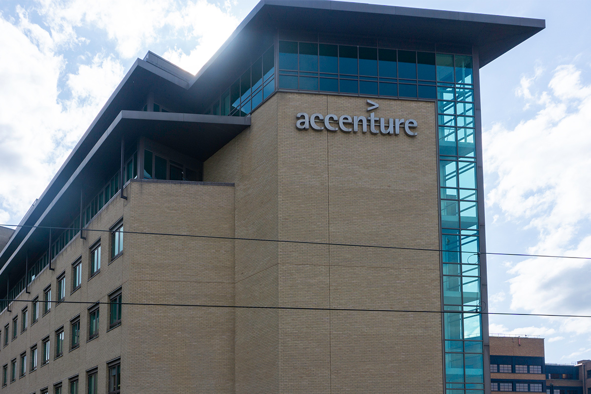 Accenture rolls out new business group with VMware